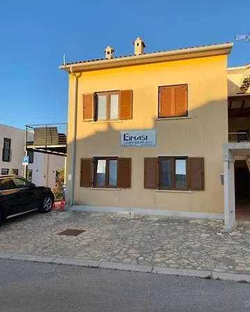 Apartman L. *